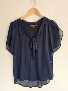 BETTIE MONROE size XS navy blouse