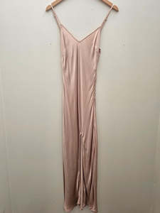 Preloved: SLIPDRESS blush size S/M