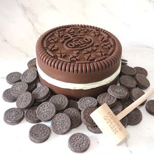 All Smash Cakes: Giant Oreo Smash Cake