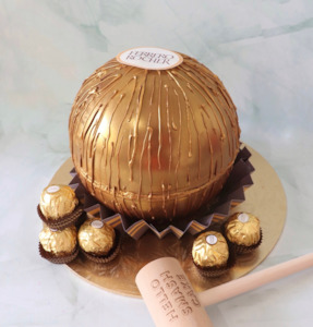 Giant Ferrero Rocher Smash Cake