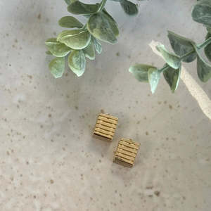 Earrings: QUEEN OF THE FOXES EARRINGS - BOX HUGGIES