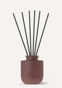 Smith & Co Black Oud & Saffron
Reed Diffuser 50ml