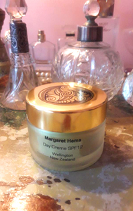 Products: Day Crème SPF12