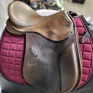 Second Hand Gp Saddles: GFS Monarch GP Saddle 16.5" - Adjustable