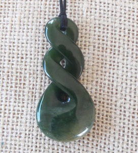 Kawakawa Double Twist (Pikorua)