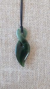 Kawakawa Flower Twist (Pikorua) Pendant