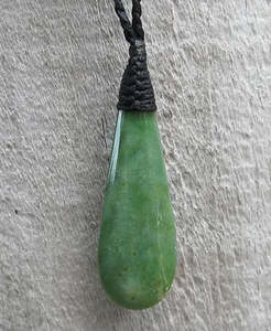 Mens Jewellery: New Zealand Pounamu Necklace