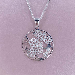 Sterling Silver Manuka Flower Circle Necklace