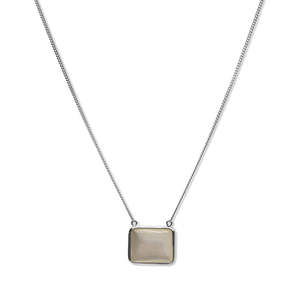 Jewellery Pearls: Mother of Pearl & Sterling Silver Necklace