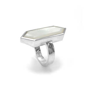 Jewellery Pearls: Nick Von K Mother of Pearl Shell Olympia Ring