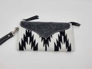 Purses Clutches: Cheyenne Saddle Blanket Carry All - B & W