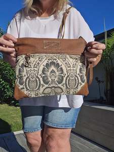 Cowhide Bags: Miley - Aged Leather - Shoulder Bag