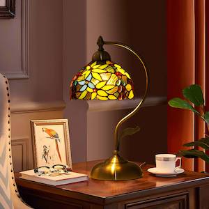 Tiffany Curved Handcrafted Stained Glass Desk Bedside Table Lamp LED