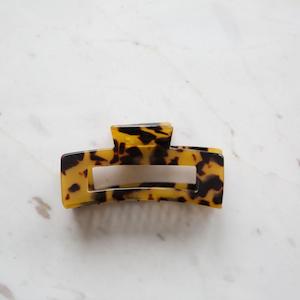 Home Beauty: S O P H I E // Tort Claw Clip DARK