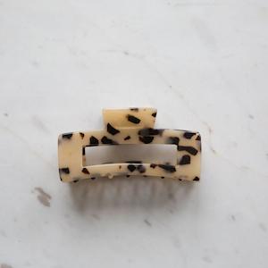 Home Beauty: S O P H I E // Tort Claw Clip LIGHT