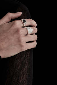 SGC // Baby Claw Ring ONYX