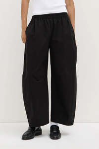 Her Pants: ASSEMBLY LABEL // Lola Barrel Pant BLACK