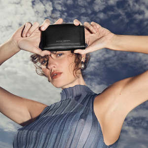 STATUS ANXIETY // Visions BLACK