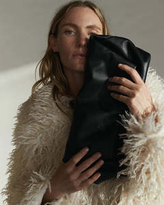 THE HORSE // Benny Clutch BLACK