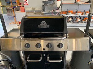 BBQ (Including Full 9kg Gas Bottle)