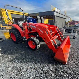 Earthworks: Kubota Tractor 38hp (incl bucket)