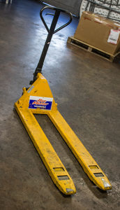 Products: Pallet Lifter (750kg) – Harrisons HireMaster Feilding