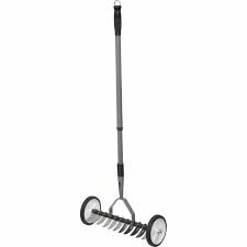Products: Scarifier Hand (Push) – Harrisons HireMaster Feilding