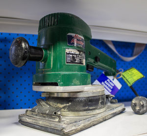 Palm Orbital Sander – Harrisons HireMaster Feilding