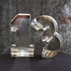 Products: Cake Tins Numbered