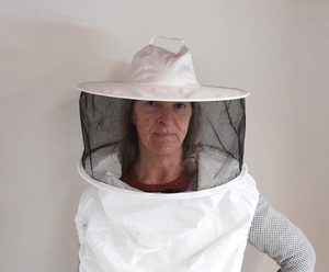 Beekeeper Protection: Round Hood Veil with Shoulder Strap - Hive World