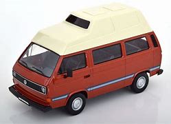 1 24 Scale: Motormax MX-79594 1/24 1980 Volkswagen Type 2 (T3) - Camper Van