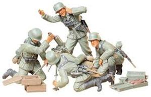 Infantry: Tamiya 35193 1/35 German Infantry Mortar Team
