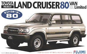 Cars: Fujimi 037950 1/24 Toyota Land Cruiser VX80 Ltd