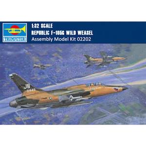 Trumpeter 02202 1/32 U. S. Republic F-105G Wild Weasel