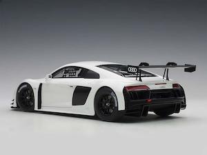 1 18 Scale: AutoArt 81602 1/18 AUDI R8 LMS PLAIN COLOR VERSION (WHITE)