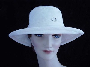 S215: Cream Cotton/Linen With Bias Strap and Metal Trim Detail Hokianga Hats