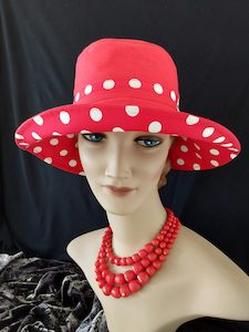 R261: Tomato red linen with matching spot cotton reverse Hokianga Hats
