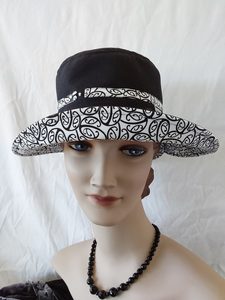 Products: R254: Linen/cotton with a striking reverse off-white trim Hokianga Hats