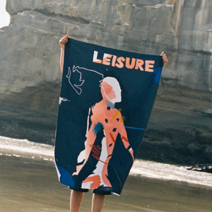 Leisure: LEISURE Deluxe Beach Towel – Black