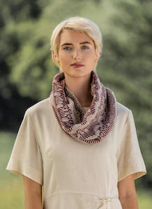 Blue Sky Fibres: Poppy Fields Cowl - Woolstok Printed Pattern