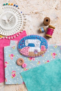 Hawthorn Handmade - Sewing Machine Felt Craft Brooch Kit