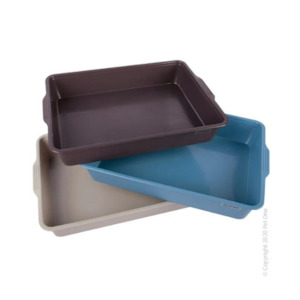 Products: Pet One Litter Tray Rectangle Medium 44x31x7cm Hollywood Fish Farm Online