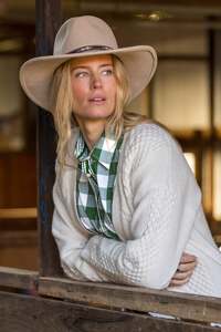 Thomas Cook: Beth Cardigan - Cream