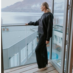 MOKE Posie Hoody Black