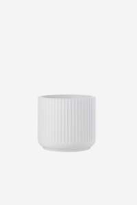 Liam Ribbed Planter - White