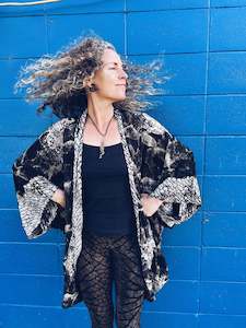 Thread Journeys: Batik Kimono - Java - Dark with sleeve detailing