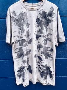 Feijoa Explosion ~ Men's / Unisex Tee ~ Cotton L/XL