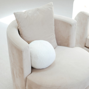 Cushions: Boucle Small Round Cushion