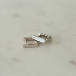 Sophie: Sophie Store - So Square Huggies