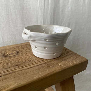 Magnolica 1: Magnolia Lane Rustic White Berry Bowl Handled